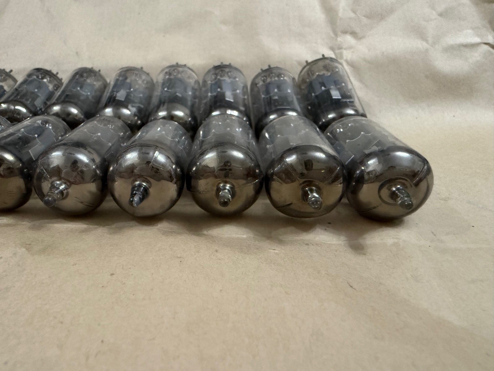 Amperex ECC88/6DJ8/6922 bugle boy D-Getter early version vintage tube