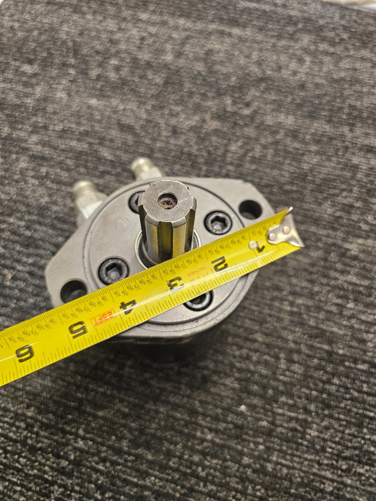 Hydraulic Motor Replacement Heavy Duty 5-1/2" x 5" Size Black, Silver