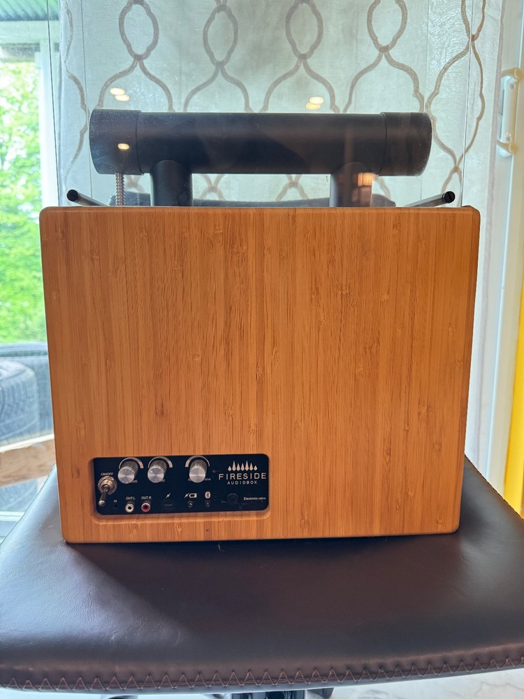 Fireside Audiobox Black – Bluetooth Speaker with Real Dancing Flames