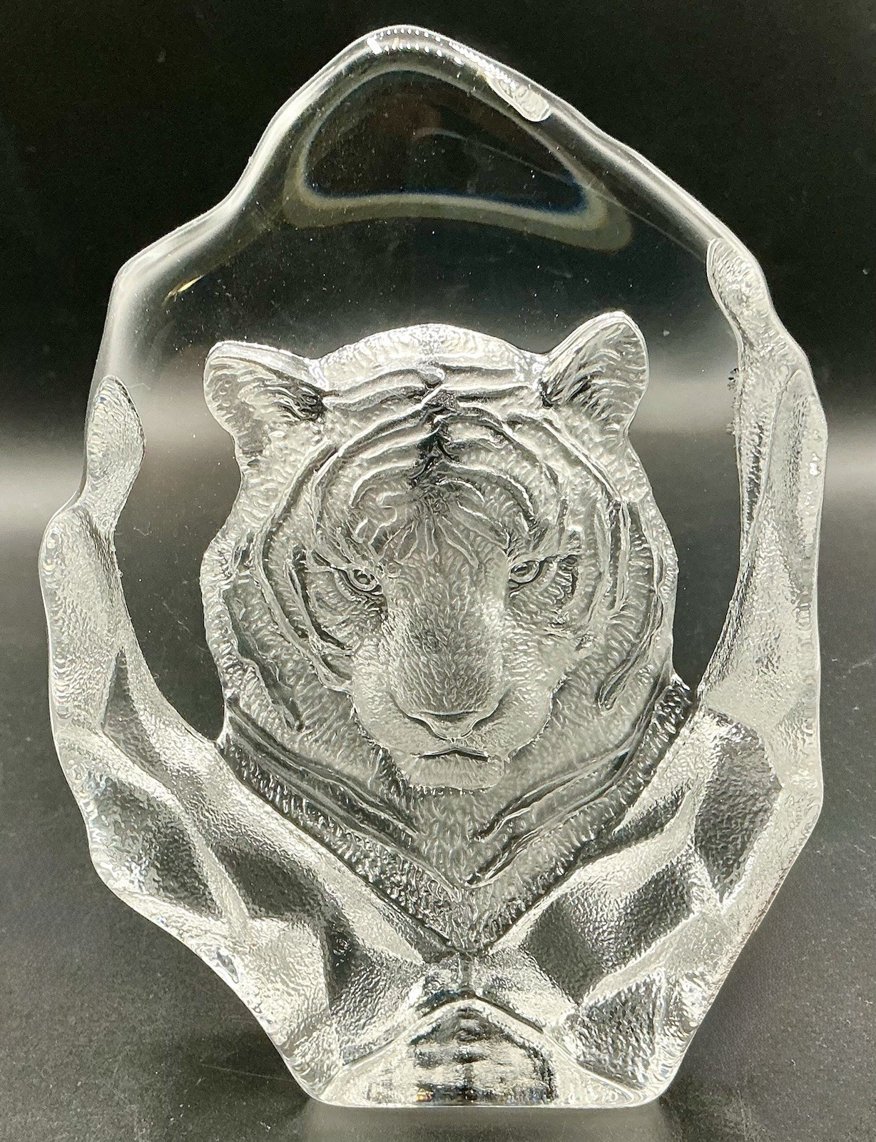 Mats Jonasson 3D Crystal Tiger Head Sculpture Maleras, Sweden Art Glass Wildlife