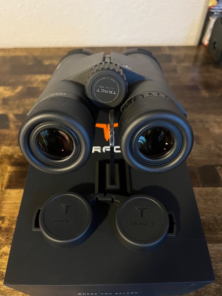TRACT TORIC UHD SCHOTT HT 15X56 binocular