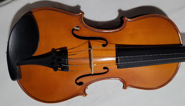 Student Violin With Case and Bow