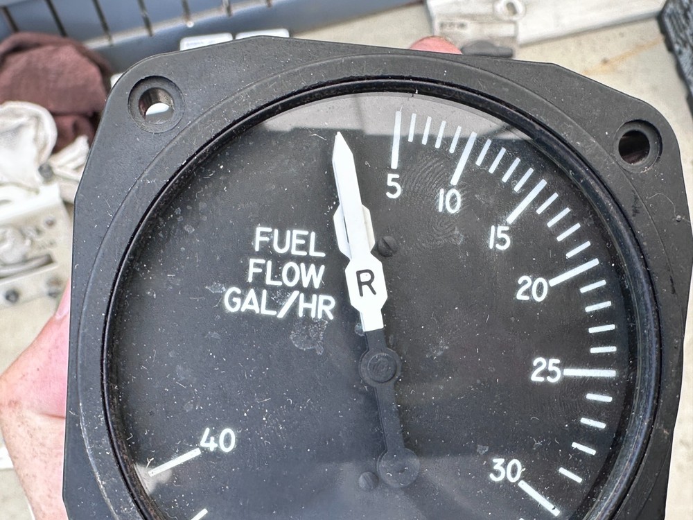 United Instruments 6221 Code G.56 - Dual Fuel Pressure Meter