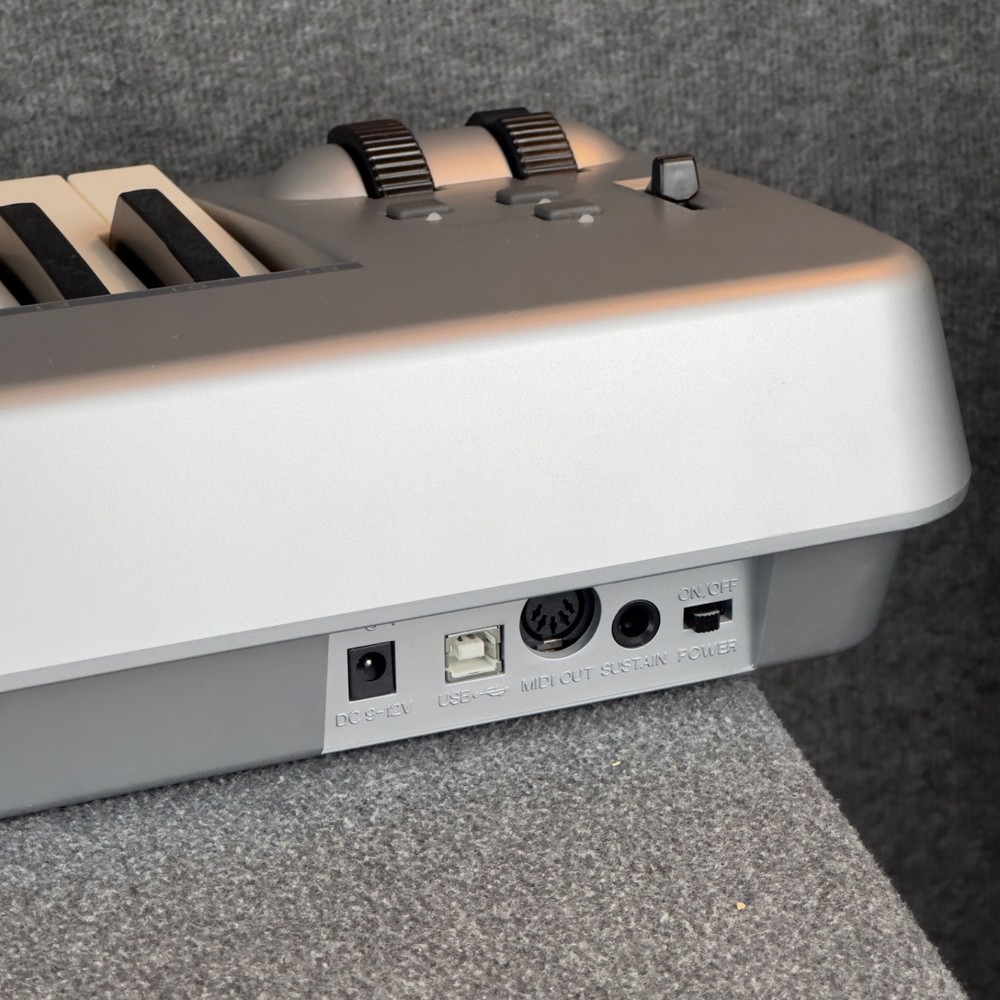 M-Audio Keystation 61es 61-Key USB MIDI Keyboard Controller Complete Set w/ Box