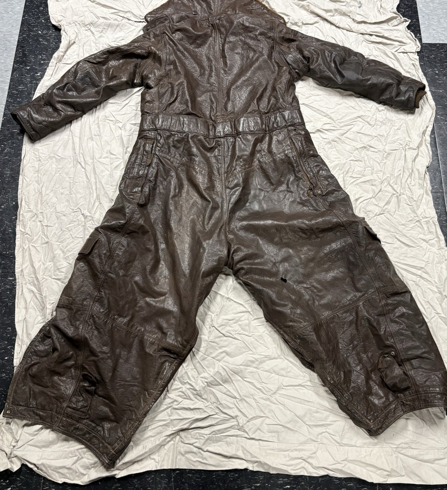 WWII US Navy Colvinex CFN-24 Leather Electrically Heated Flight Suit Size 40