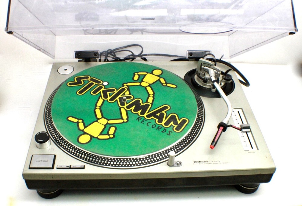 Technics Turntable Modle SL1200 MK2 DJ