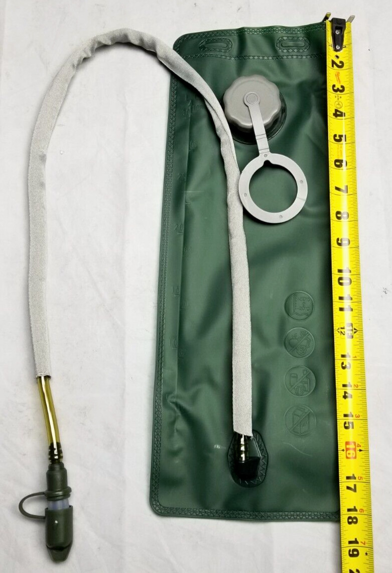 USGI ACU DIGITAL MOLLE 3L/100oz Hydration System Carrier Pack w/ New Bladder