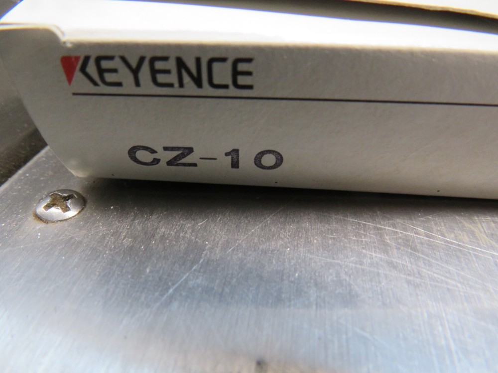 Keyence CZ-10 Fiber Optic Sensor