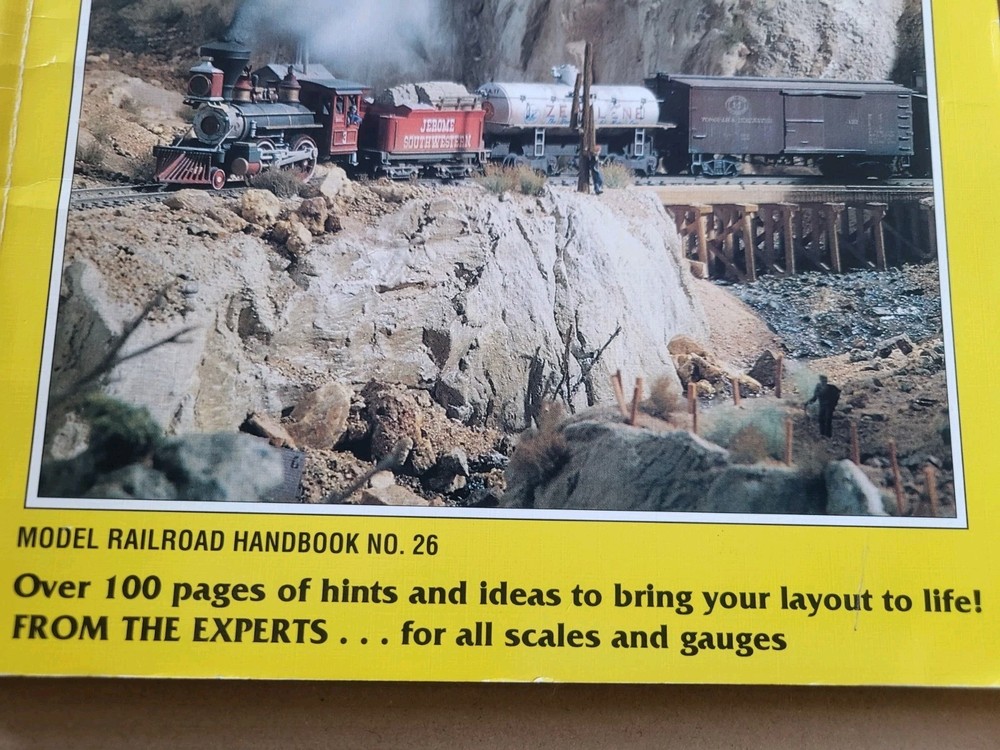 MODEL RAILROADER BOOKS "SCENERY TIPS AND TECHNIQUES" (1989)