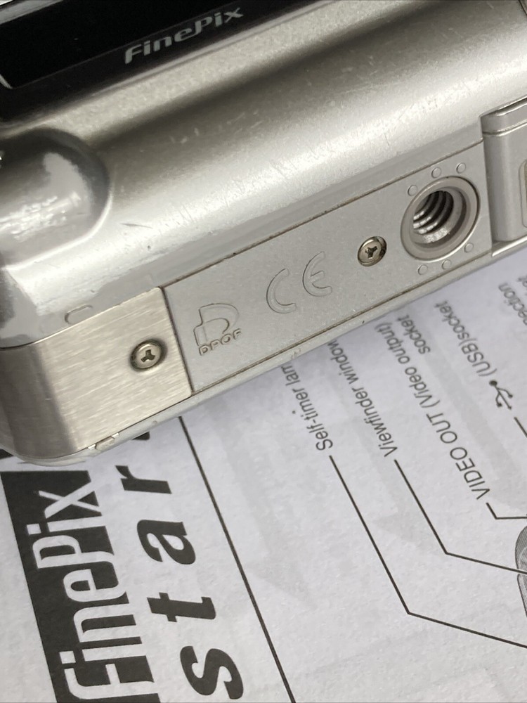 Fujifilm Digital Camera FinePix A330 3.2MP Silver Tested