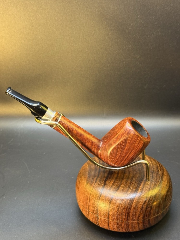 Unmarked Panel Lovat Tobacco Pipe