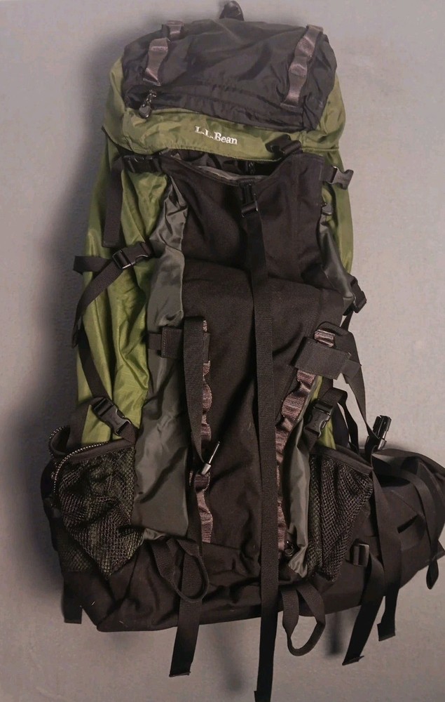 L.L.Bean Large 30"  H2O Hydration Hiking Backpack Internal Frame Unused Bladder