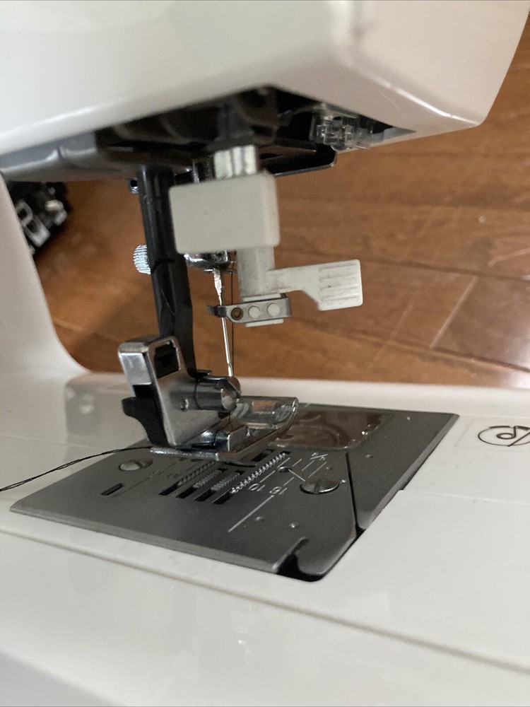 SINGER Confidence 7465 Sewing Machine Works READ