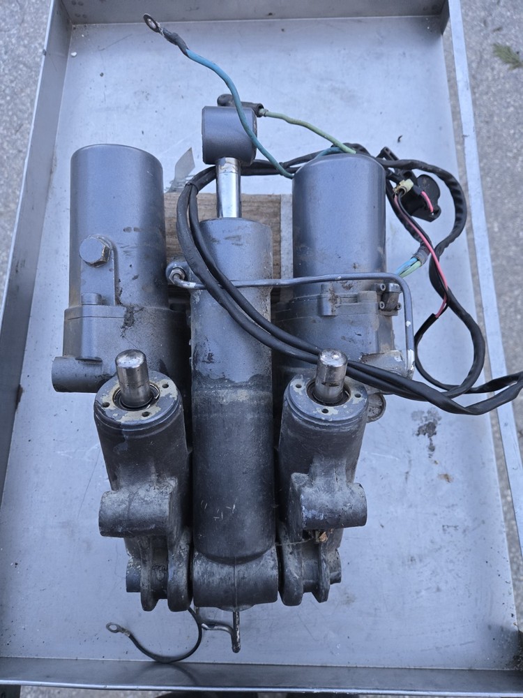 Yamaha 250 Hpdi Trim Tilt Unit