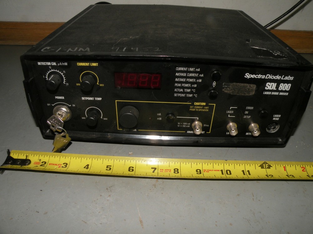 SPECTRA DIODE LABS SDL 800 LASER DIODE DRIVER W/ KEYS