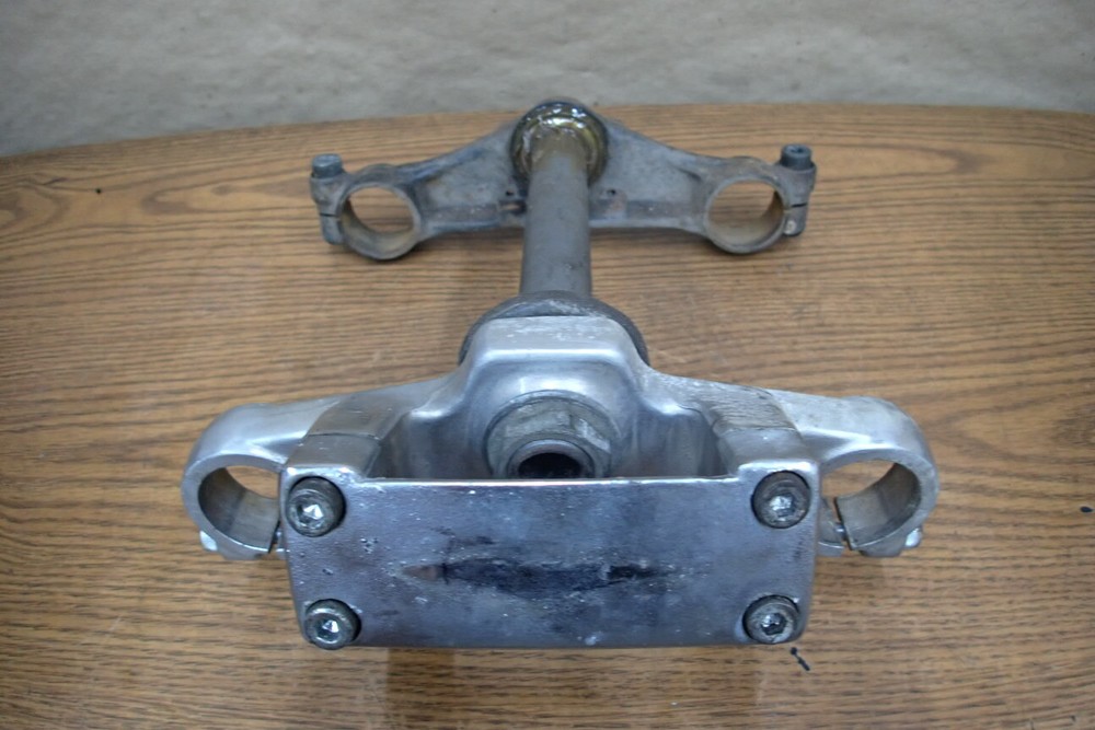 1984 HONDA VT700C SHADOW TRIPLE TREE STEERING STEM