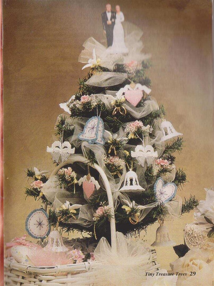 VHTF!!! OOP!!! PLASTIC CANVAS TINY TREASURE TREES MUST SEE!!!