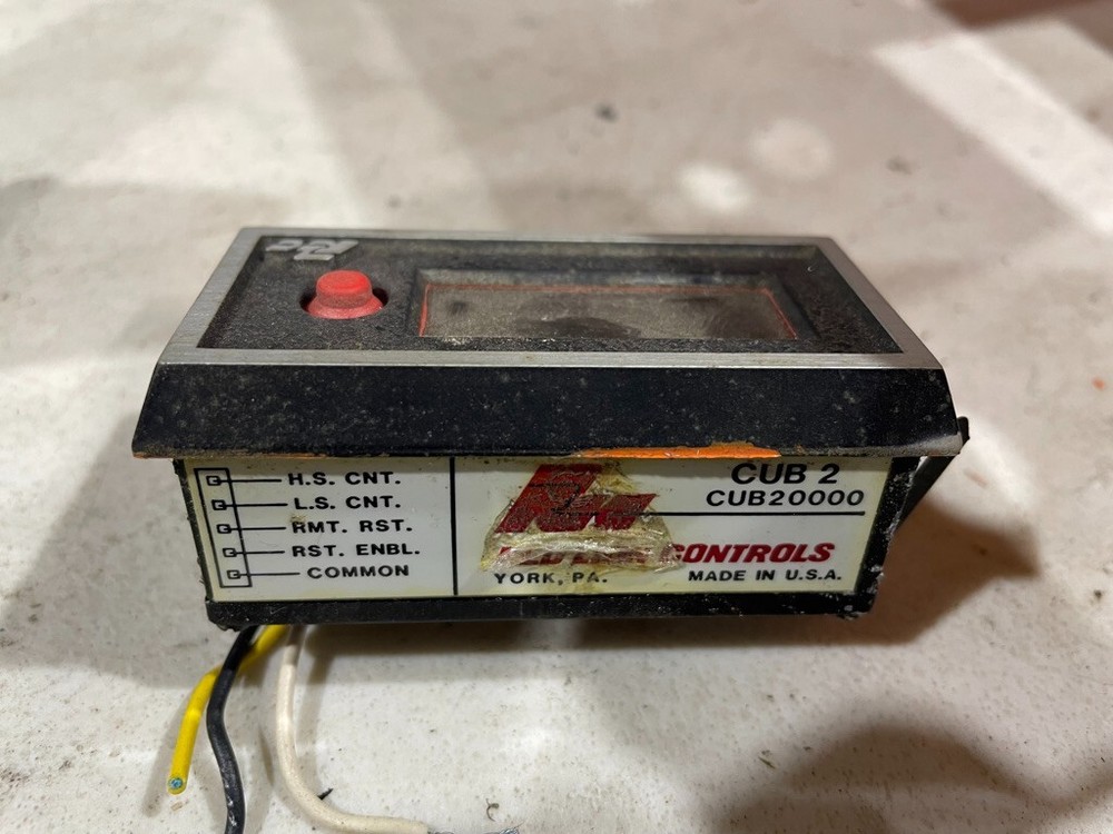RED LION CONTROLS CUB2L8 TIMER   B190