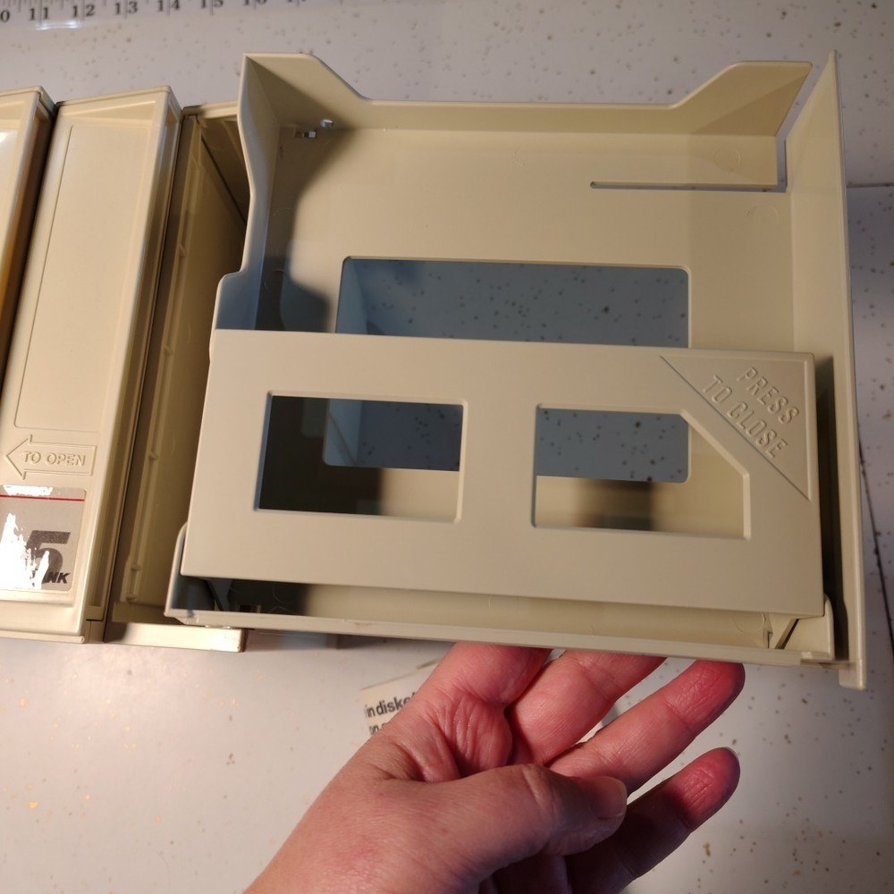VTG DISKBANK 5 Floppy disk 5.25 Storage Detachable Customizable Case Stackable