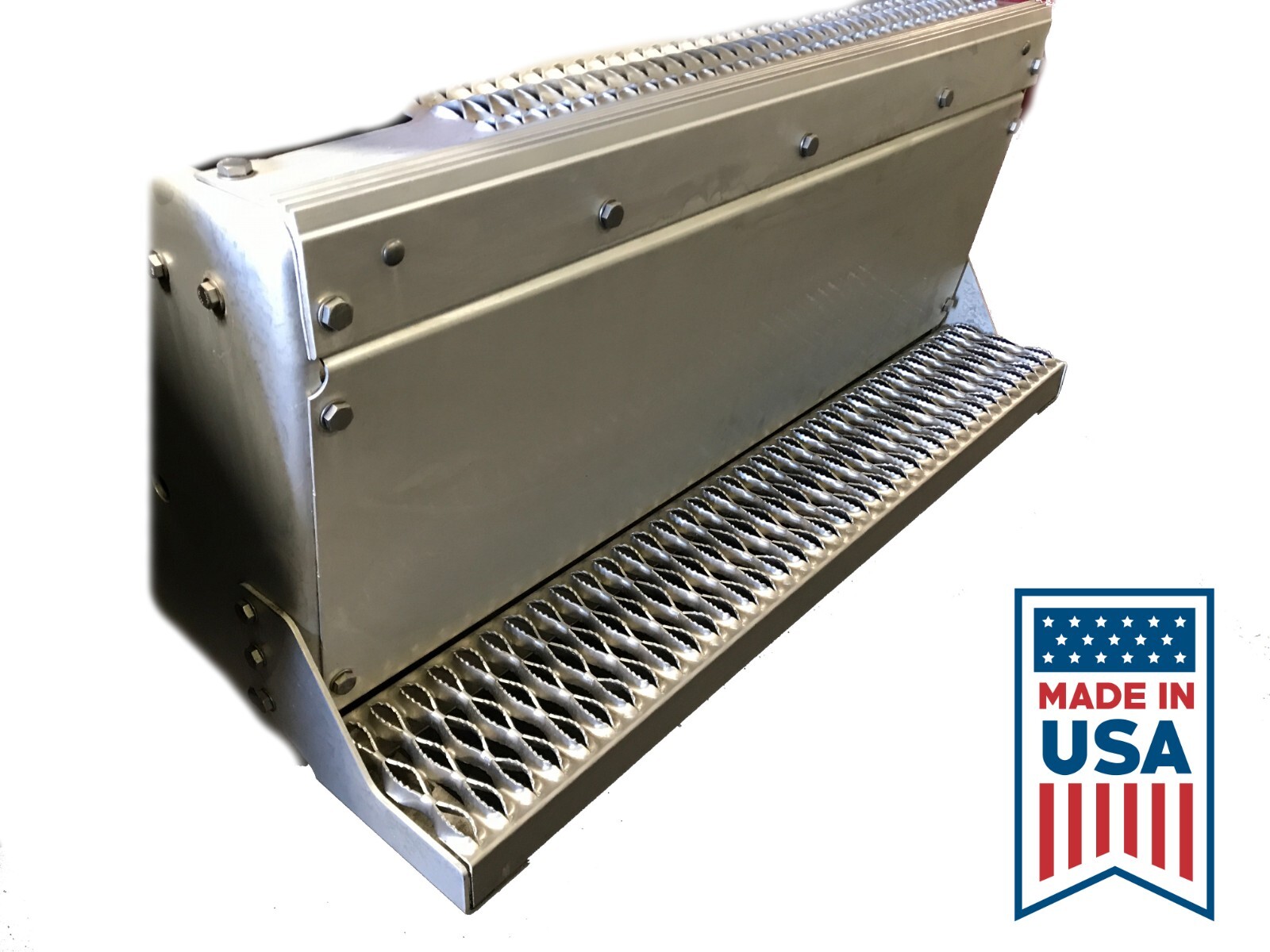 Peterbilt DPF Box Lower Aluminum Step - Heavy Duty