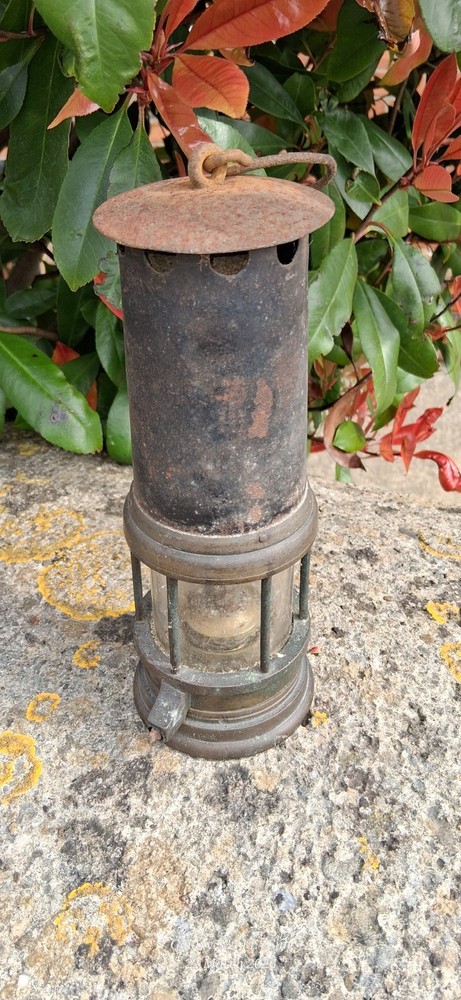 33CM VINTAGE MINER'S LAMP with HOOK ADJUSTABLE FLAME ~ TRACKED POST
