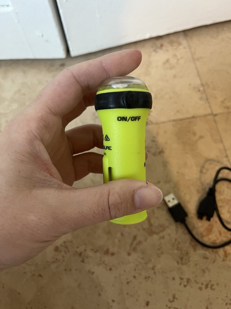 ACR Float-On Water-Activated LED Strobe Flashlight Tested Works w/Cable