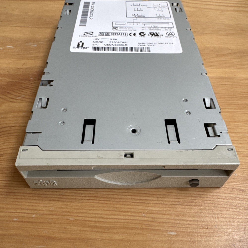 IOMEGA IDE ZIP250 DRIVE [Z250ATAPI]