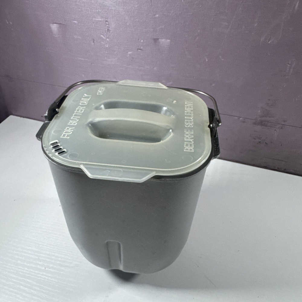 Toastmaster Bread Maker Model 1189s Bread Pan & Paddle Parts And Plastic Cover