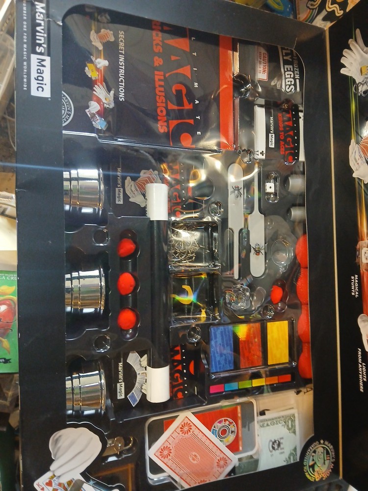 Marvins Magic Ultimate Magic 400 Tricks And Illusions Box Set