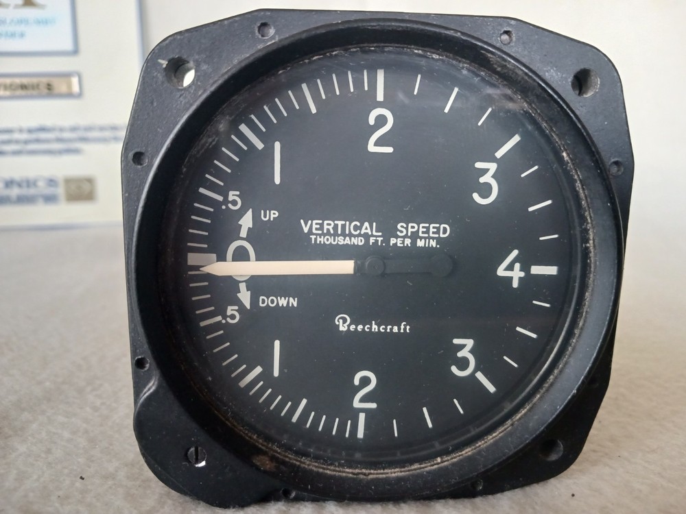 Beechcraft Weston Instruments Vertical Speed Indicator 3" dia 22-204-02-A