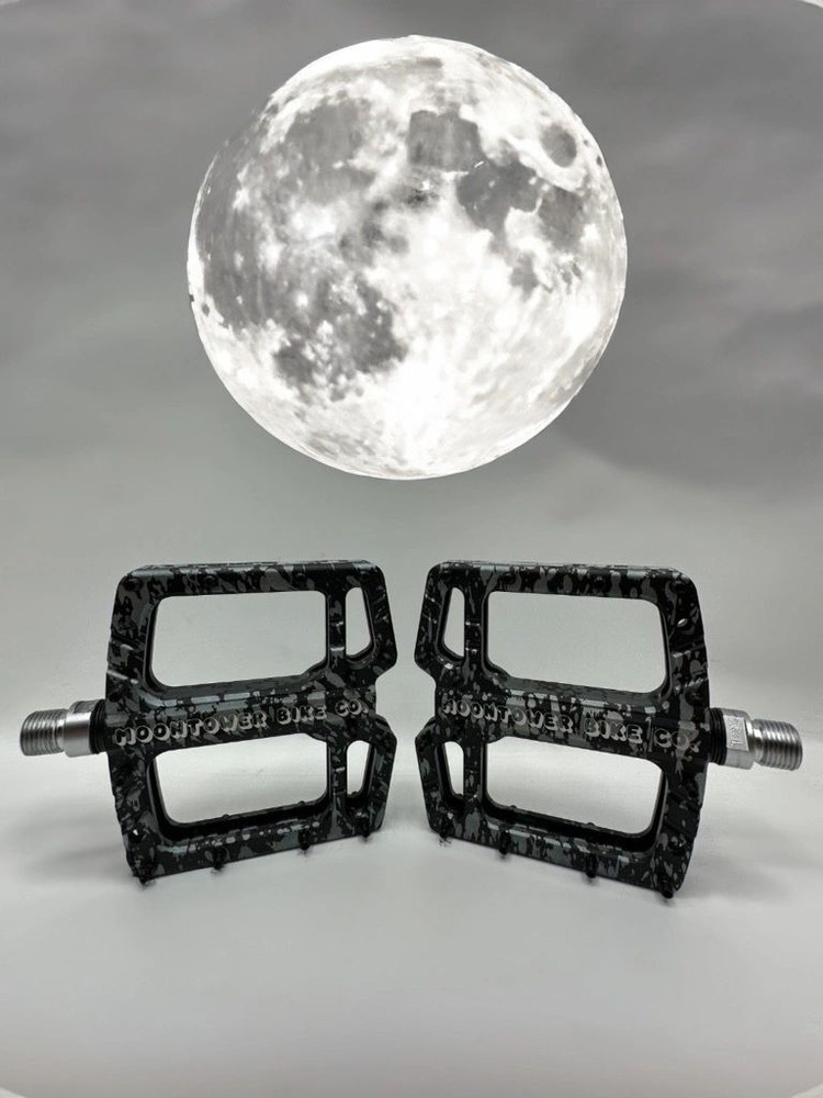 Moontower Moon Dot pedals