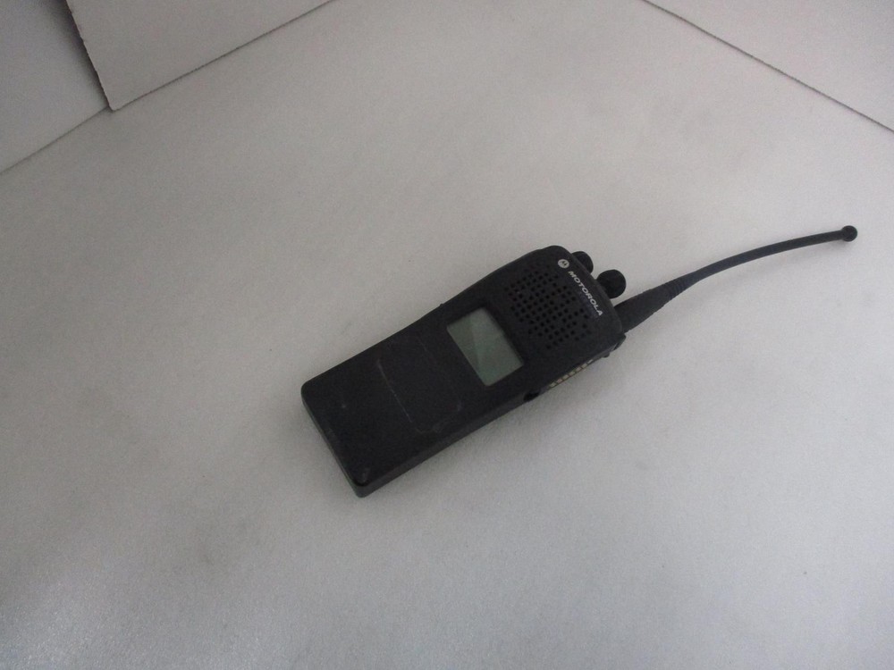 MOTOROLA XTS 2500 WITHOUT BATTERY