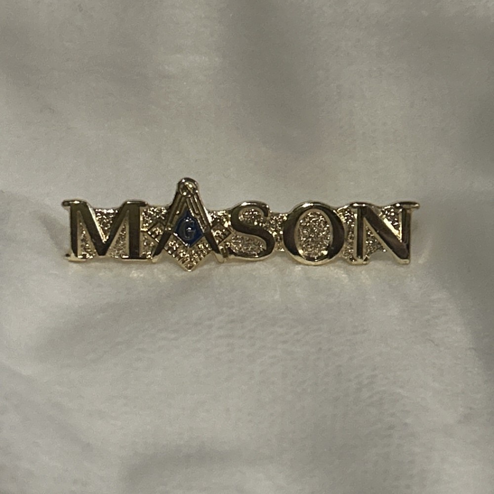 MASON MASONIC SCRIPT GOLD LAPEL PIN