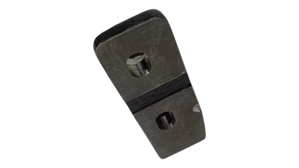 JOHN DEERE HINGE T135403 NEW OEM