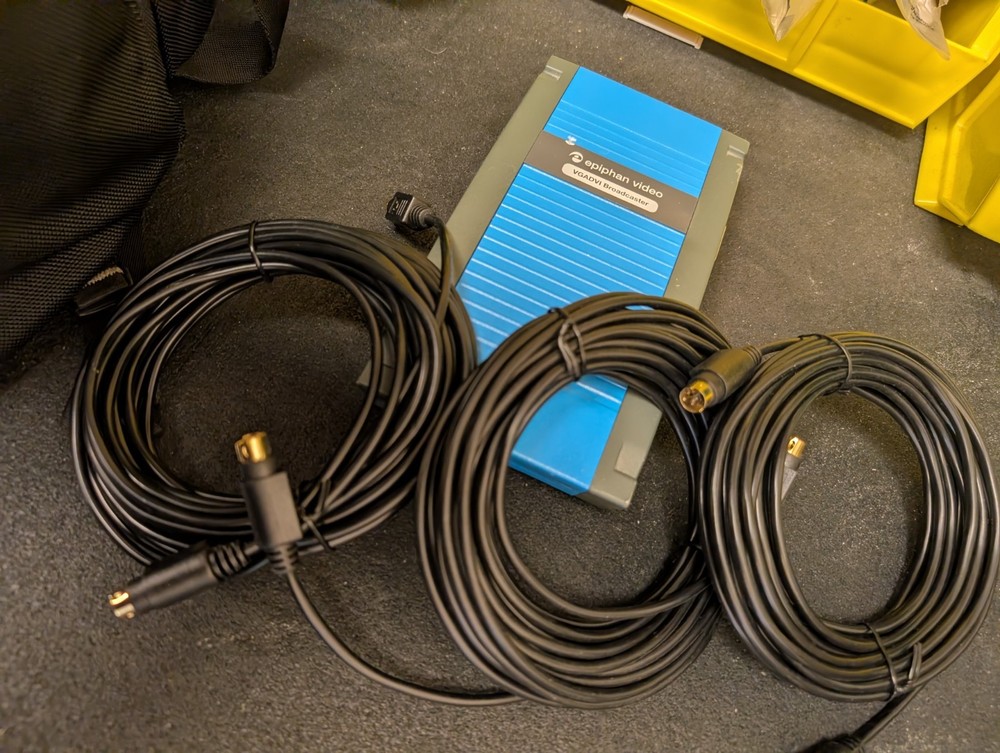 Epiphan | VGADVI Broadcaster | VGA, DVI, HDMI Video Encoder + 3 SVideo Cables