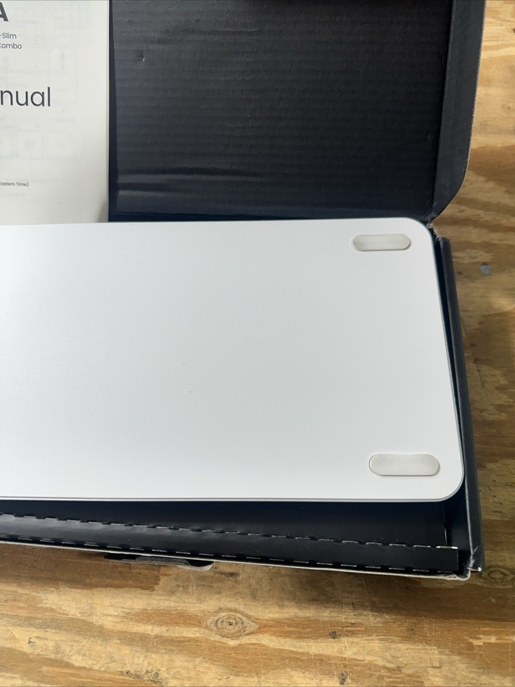 Backlit Bluetooth Keyboard/Mouse Combo - ProtoArc KM100-A WHITE SILVER