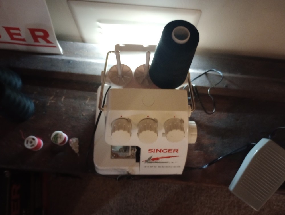 Singer TS-380 + Tiny Serger Machine W/ Box, Pedal, String, Manual (Please Read)