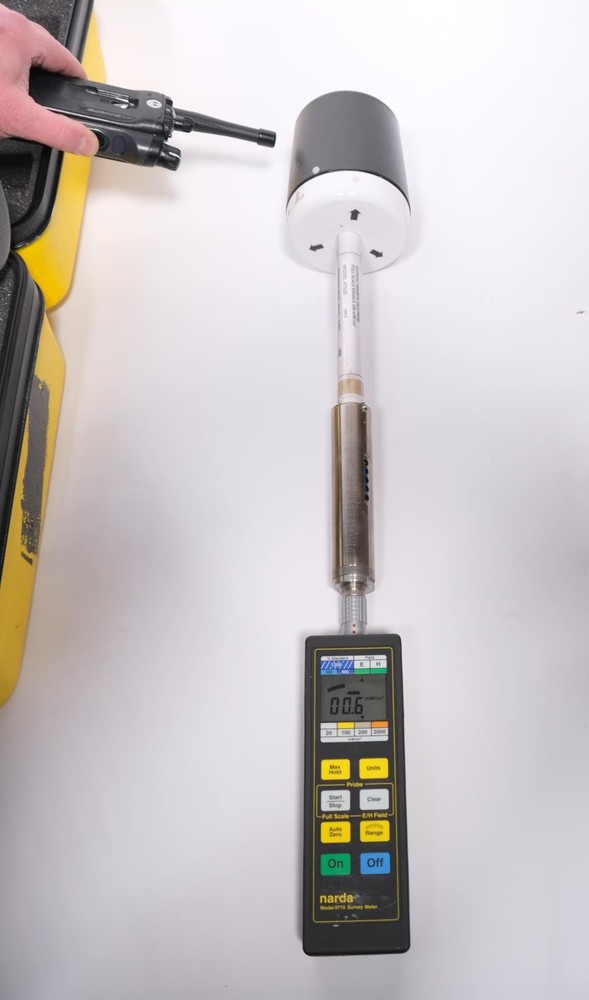 NARDA 8715 Electromagnetic Radiation Survey Meter w E8752D E8723D E8764D Probes