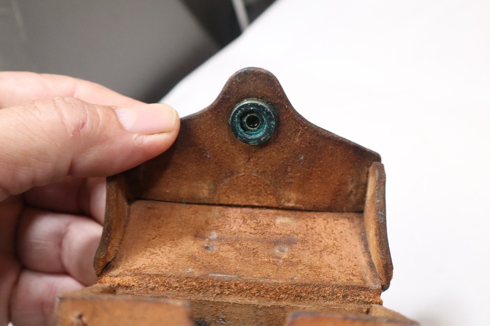 charvoz compass In M19 Carring Case w/ Broken Snap