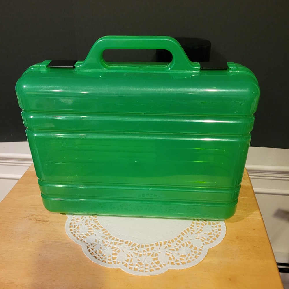 Picnic Dinnerware Plastic Carrying Case Traveling Dinnerware for 6