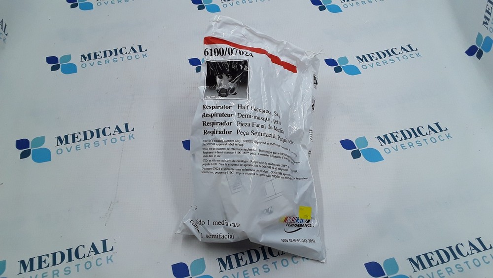 3M Half Facepiece Small Respirator 6100
