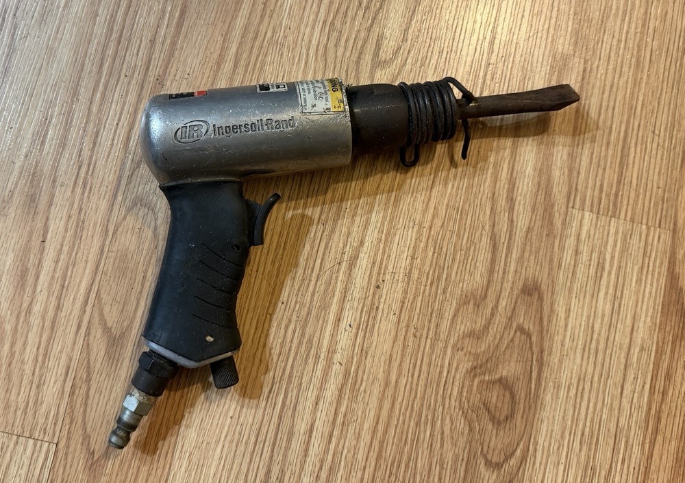 Ingersoll Rand Air Hammer Pneumatic Chisel w/ Bit IR