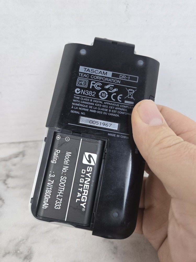 Tascam (DR-1) Portable Digital Recorder (READ) UNTESTED