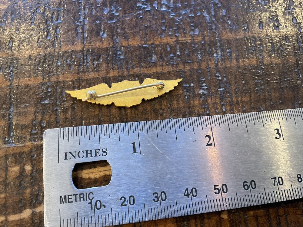 ORIGINAL WWII US HOMEFRONT / INSTRUCTOR SMALL PILOT WINGS PIN