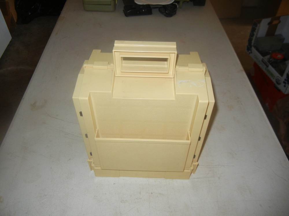 Vintage Folding Sewing Box Caddy - Lightweight - Holds 50 Spools