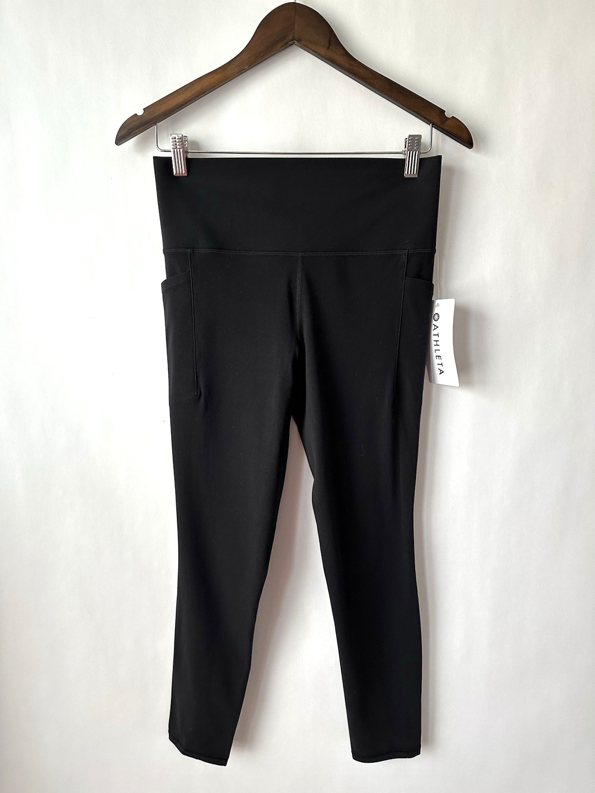 NWT Athleta Salutation Stash Tight MEDIUM PETITE M/P Black Yoga Compression