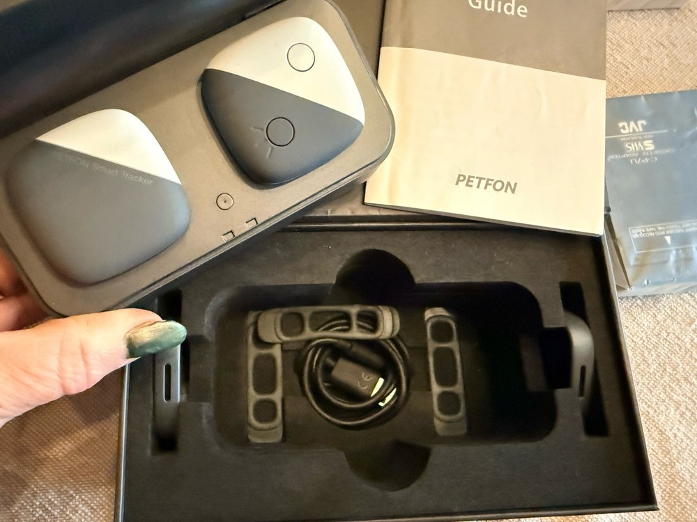 PETFON 2ATFI-P0102A GPS Smart Tracker for Pets w/ App Control
