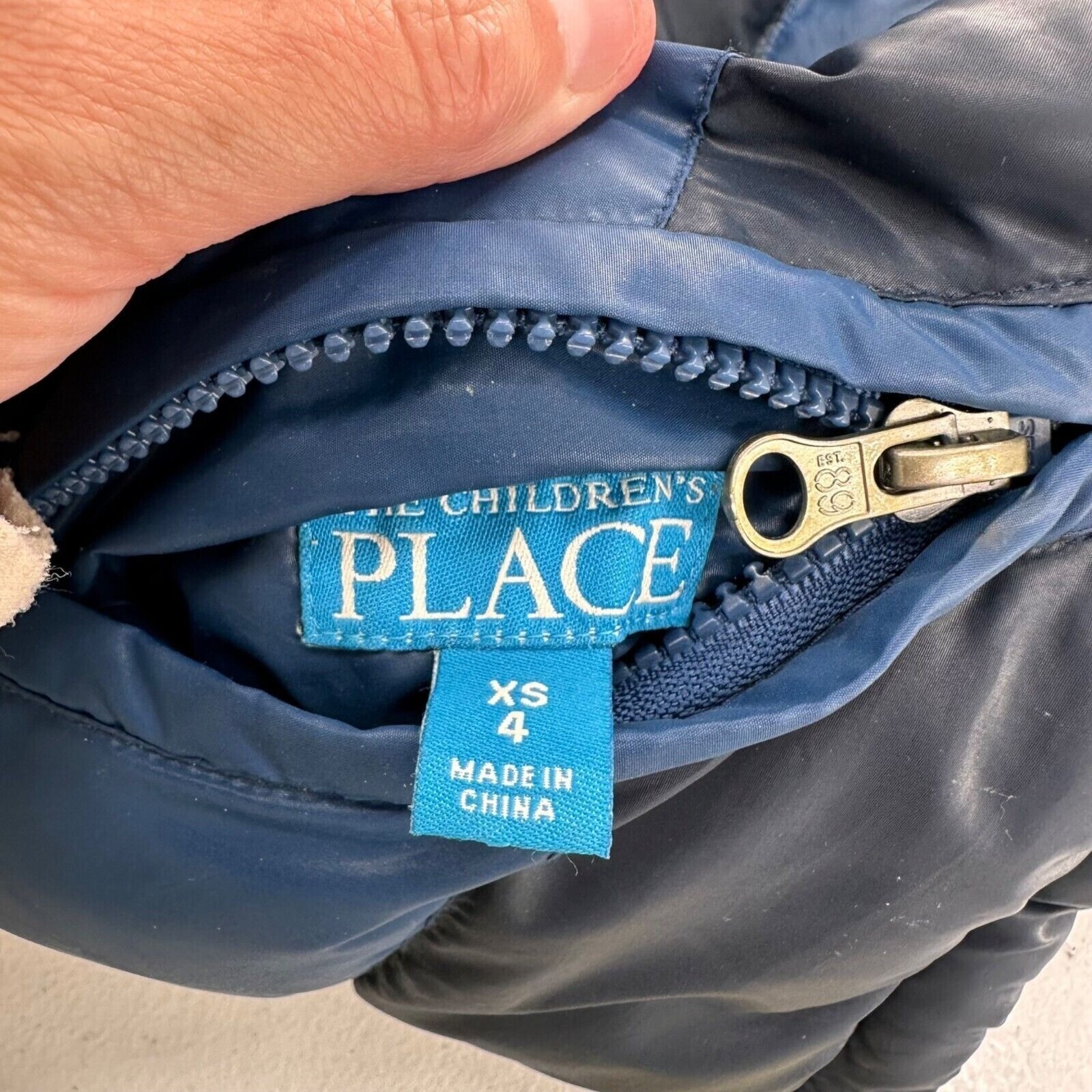 The Childrens Place XS 4 Navy Blue Puffer Vest Zipper Pockets Winter Insulated