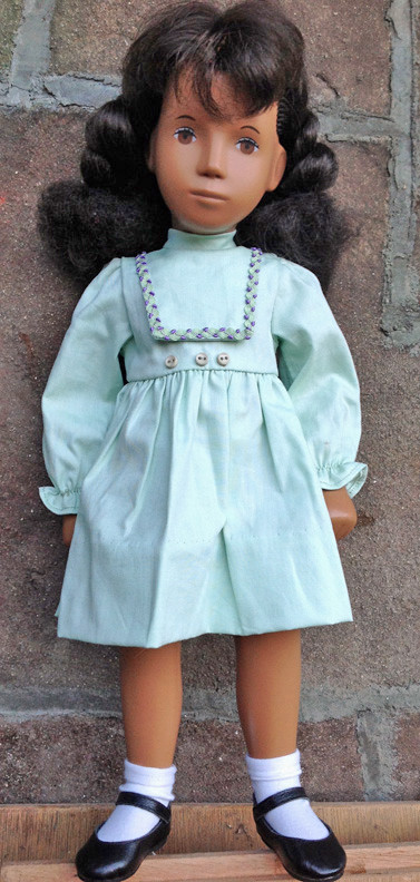 SASHA DOLL RESTRING PROFESSIONAL CLEANING RESTRINGING SPA REPAIR GÖTZ TRENDON