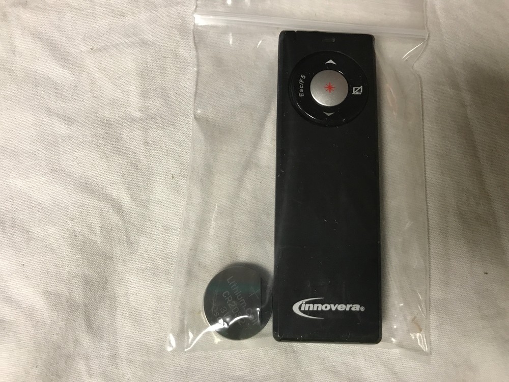 Innovera Wireless Presenter w/Laser Pointer, Matte Black - IVR61101